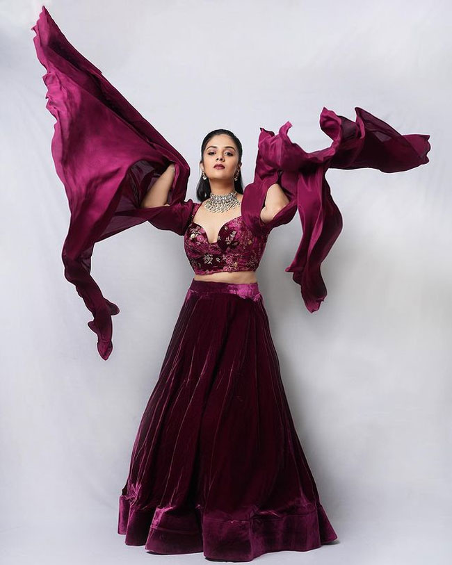 Staggering Looks Of Sreemukhi In White